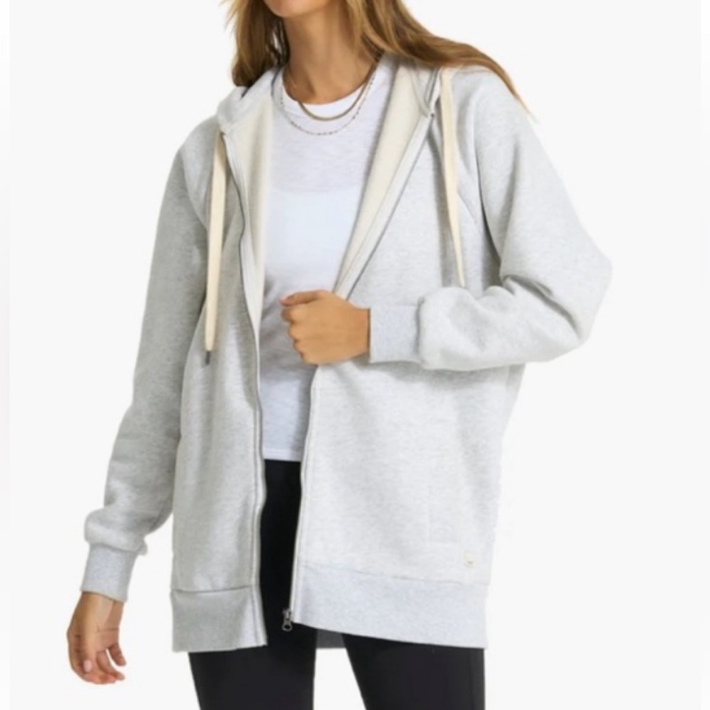 Vuori Restore Hoodie in pale gray SMALL